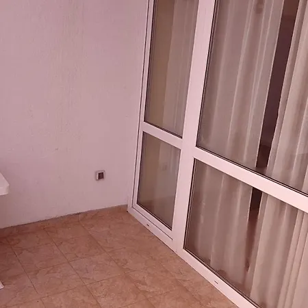 Apartamento Elit 4 Apartament H12 *